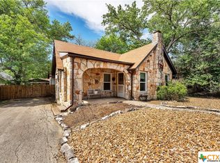 1360 Stonewall St, New Braunfels, TX 78130