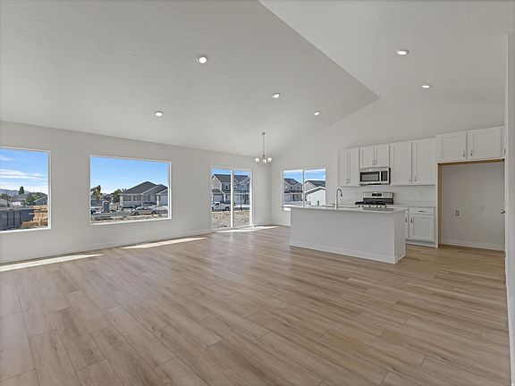 4th image of 1423 N Harper Way #220