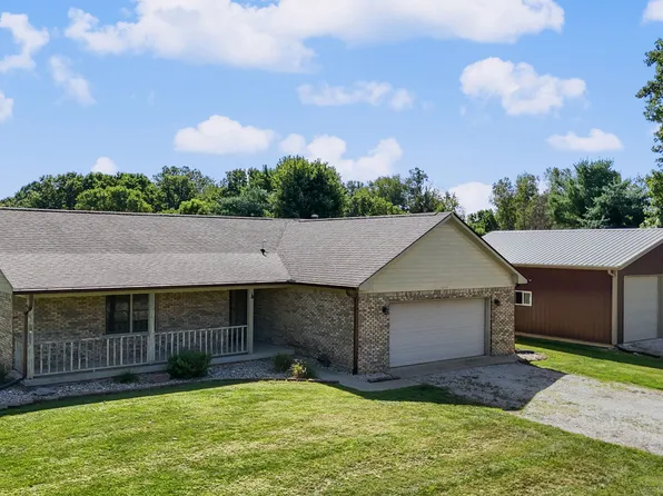 5847 Volunteer Ln, Martinsville, IN 46151