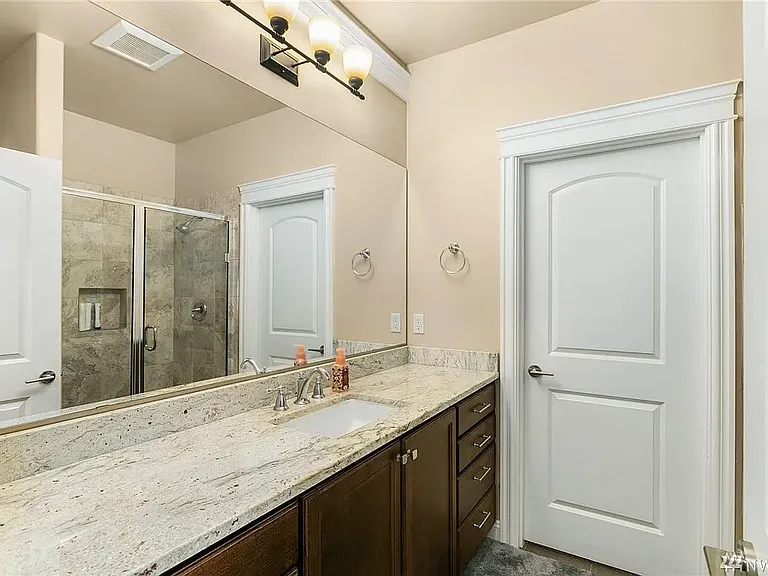 2829 W Lake Sammamish Pkwy NE — Photo 5