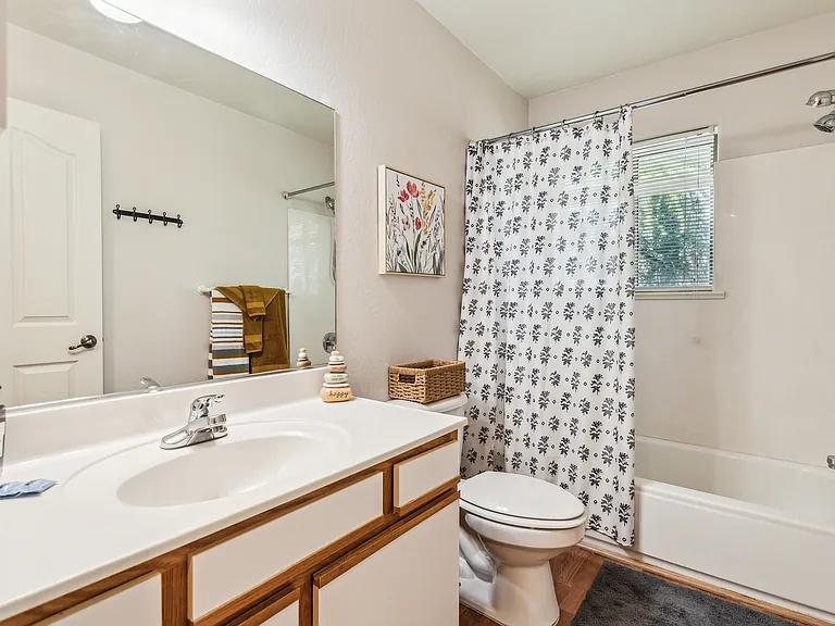 120 Sugarloaf St — Photo 10