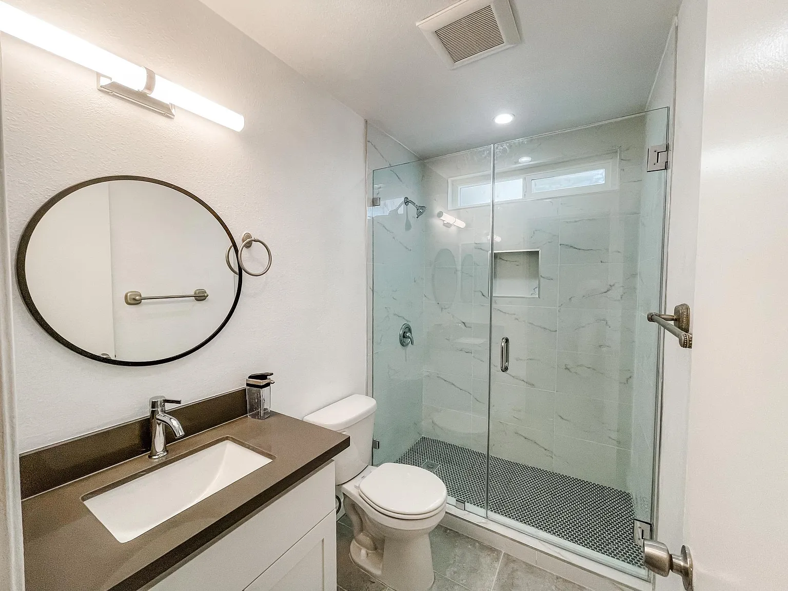 2 bed, 700 sqft, $2,475 — Photo 4