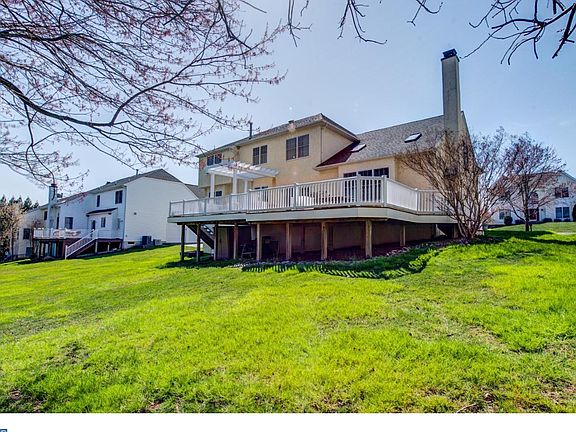 3rd image of 9 Keenan Ct