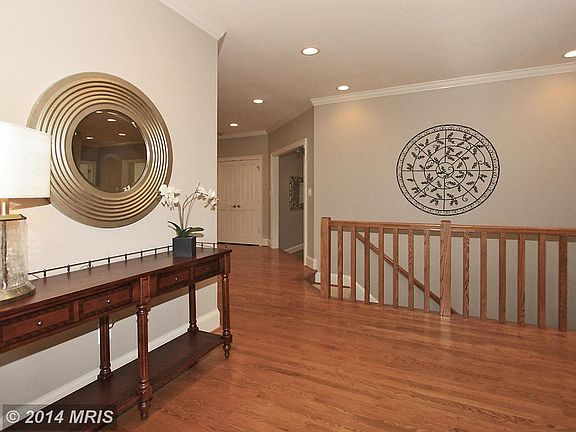 3rd image of 709 Gouldman Ln