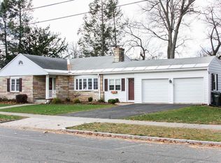 88 Eddywood St, Springfield, MA 01118