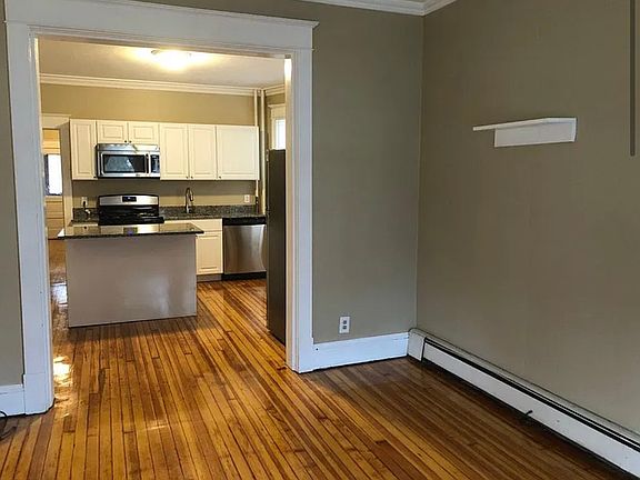 5th image of 204 Ontario St APT 1