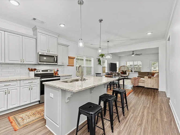 975 Newburn Dr — Photo 17