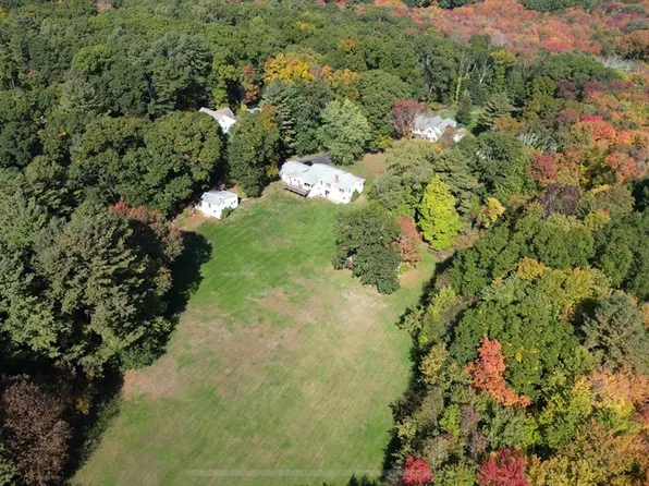 81 Prospect St, Sherborn, MA 01770