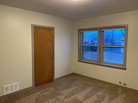 Upstairs bedroom 2