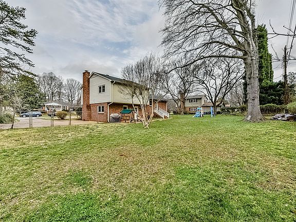 3rd image of 1779 Colony Rd