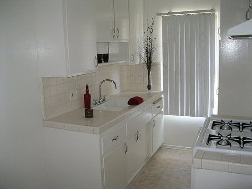 2nd image of 3399 Bennett Dr APT 4