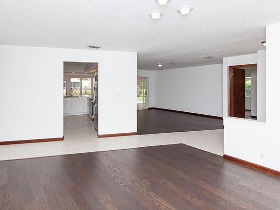 5th image of 35 Westrobin Ln