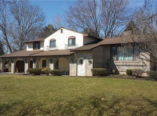 35 Chalet Cir, Rochester, NY 14618