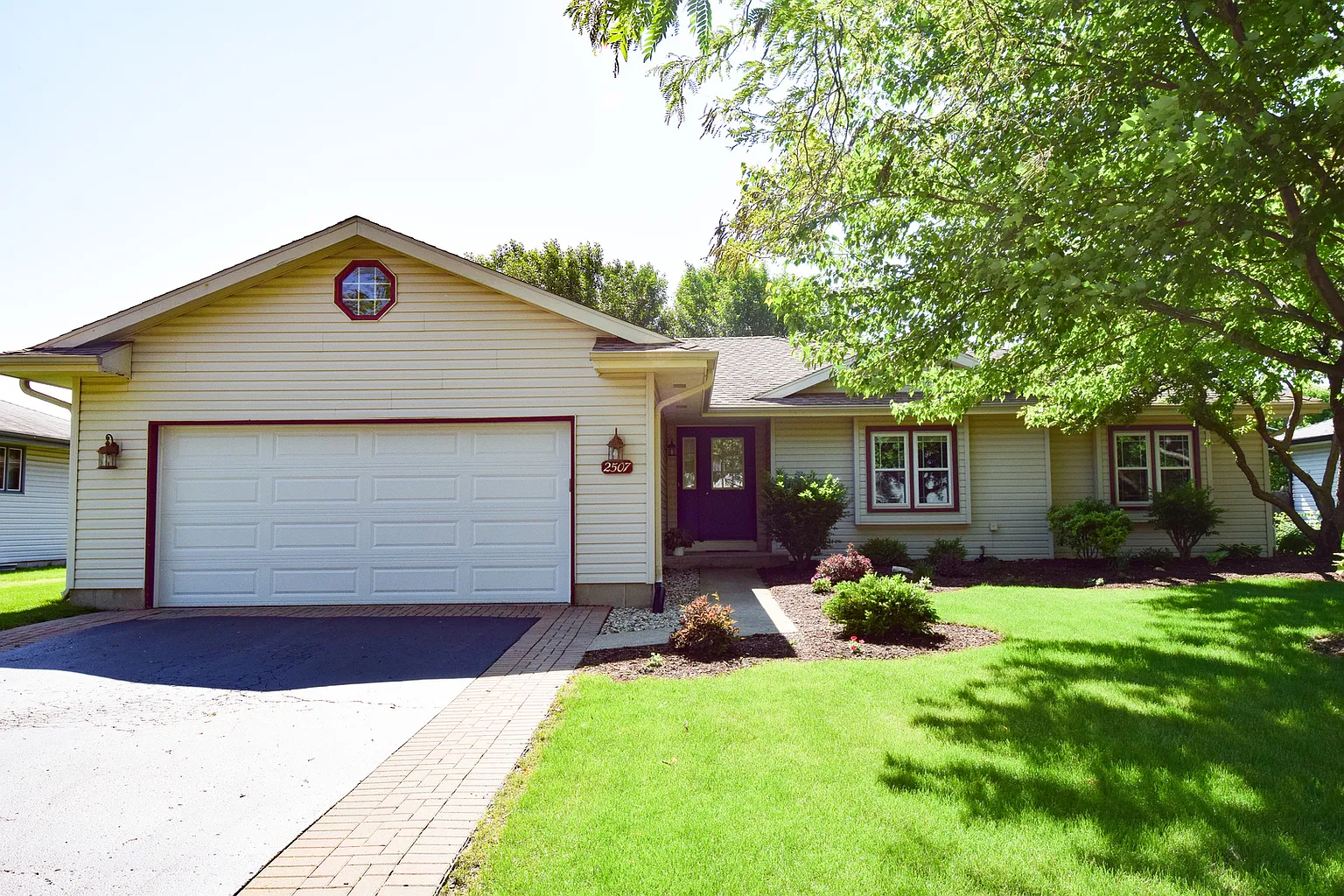 2507 La Brecque Dr photo 1