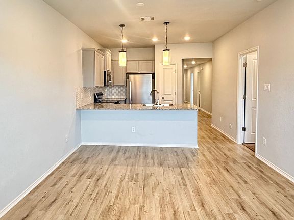 5th image of 1227 Lexington Dr