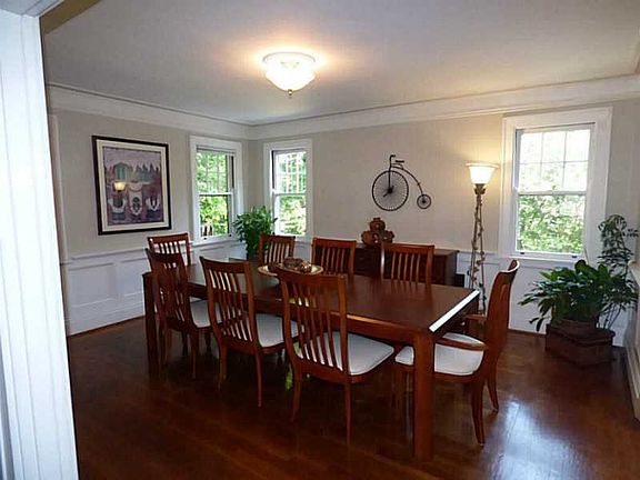 5th image of 3551 Holly Ln