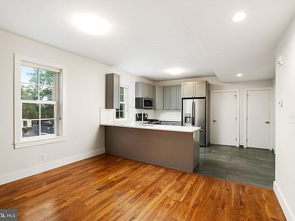 3rd image of 205 Witherspoon St APT 1