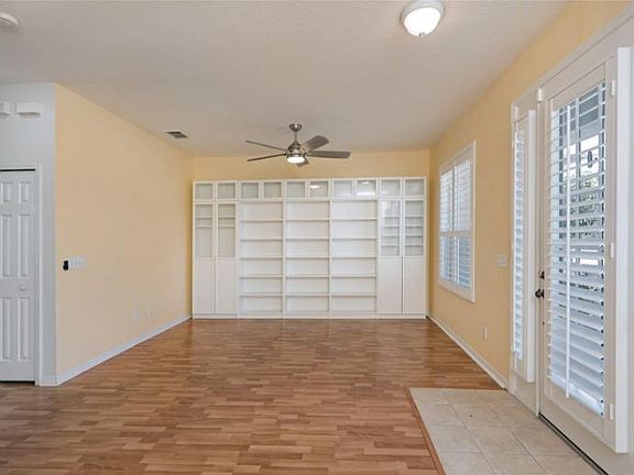 4th image of 10115 Ridgebloom Ave