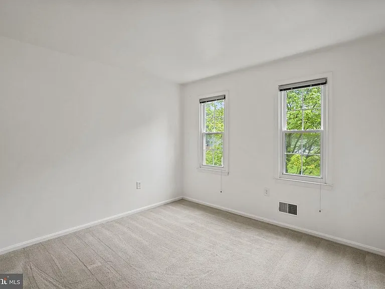 9086 Brook Ford Rd — Photo 22