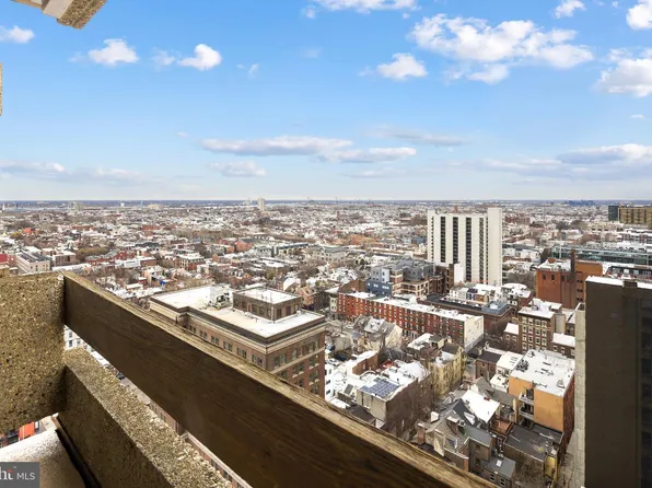 1326 Spruce St APT 2208, Philadelphia, PA 19107