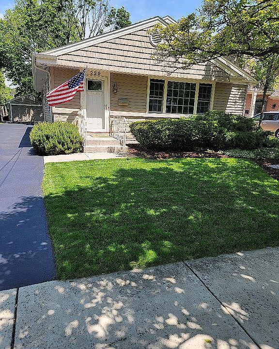 1st image of 229 Fuller Rd