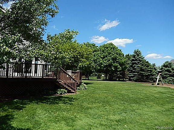 5th image of 7589 Wisteria Way