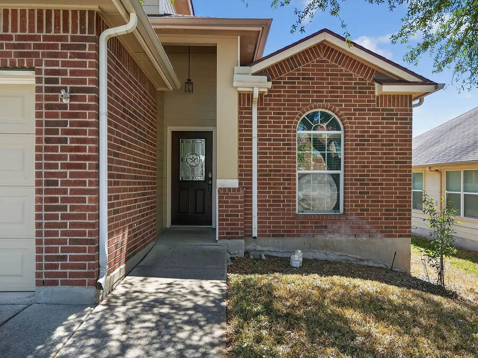 3 bed, 1872 sqft, $1,895 — Photo 3