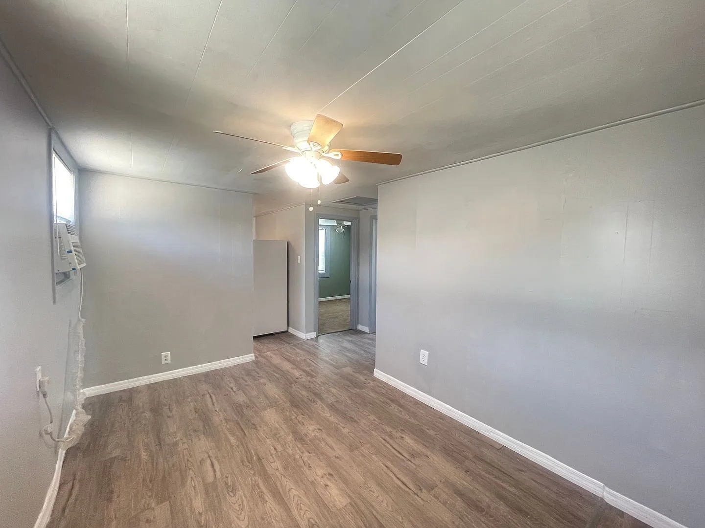 2 bed, 1.0 bath, 540 sqft, $975 — Photo 2