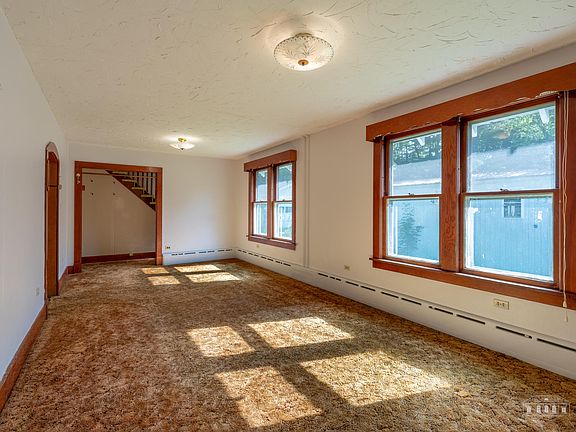 4th image of 120 Neil St
