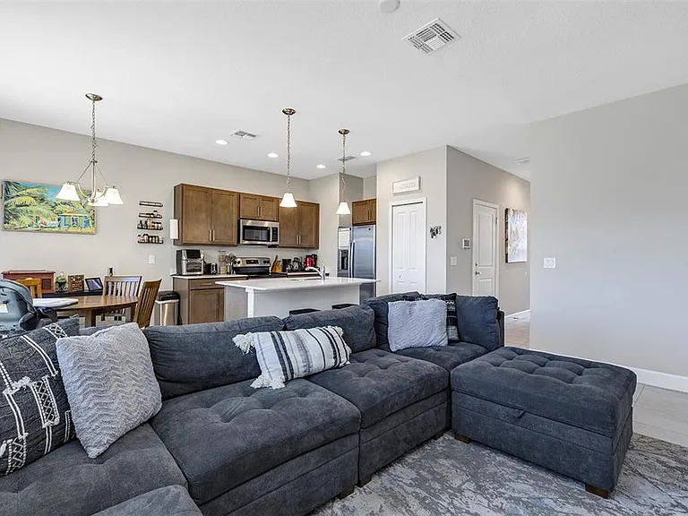 1401 Captiva Cv #23 — Photo 6