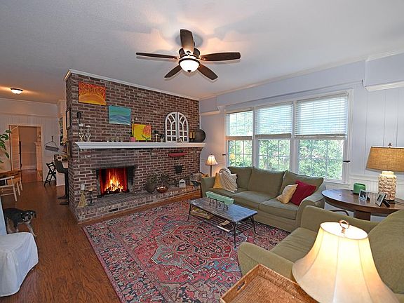 4th image of 325 Cambridge Ave W