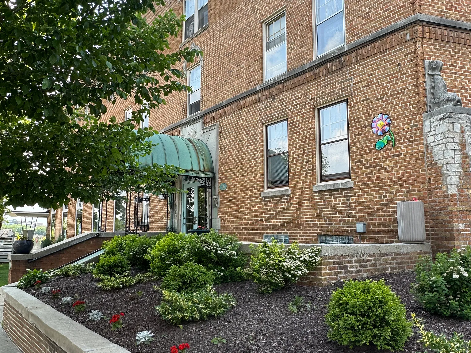 Harwood Apartments — Photo 2