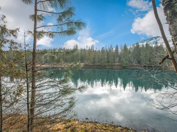 6 W River Dr, Clark Fork, ID 83811