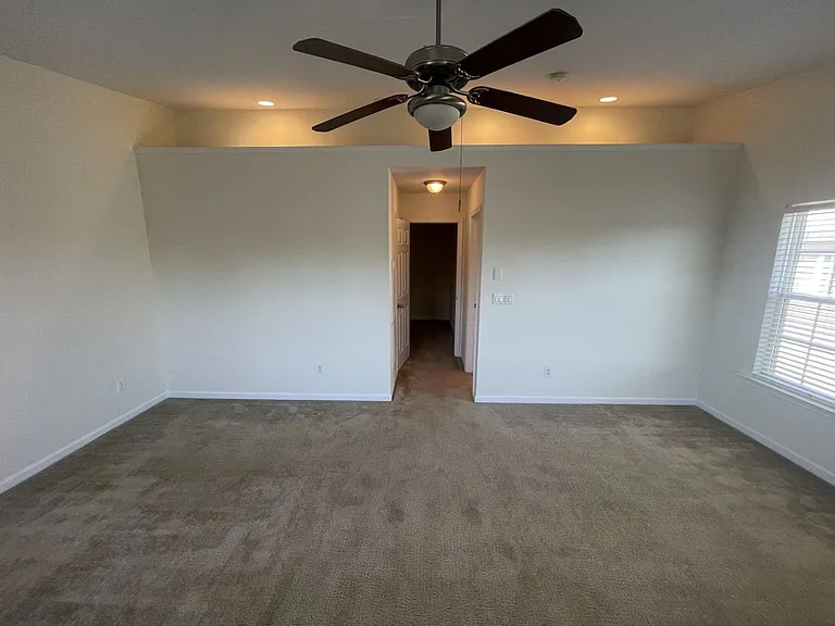 1130 Renewal Pl #100 — Photo 8