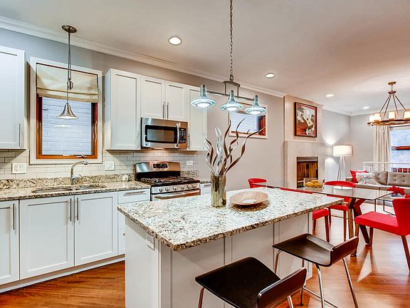 2nd image of 2213 W Wabansia Ave APT 1B