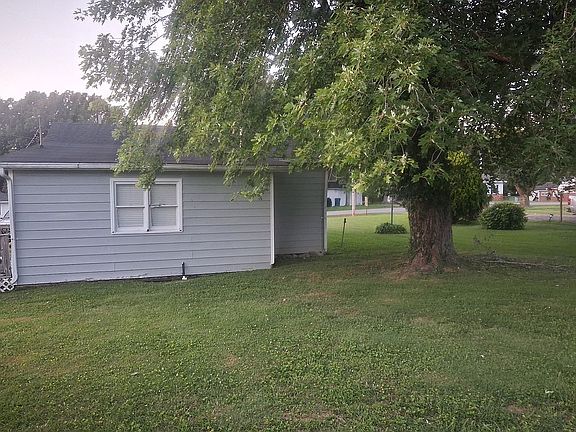 4th image of 512 Rogers Ave
