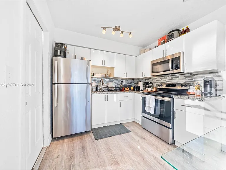 581 NW 113th St #581 — Photo 6