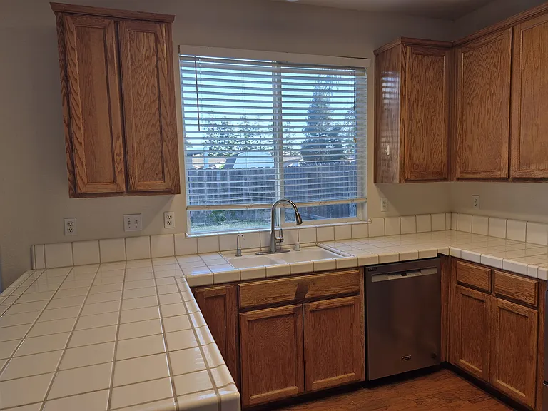 3712 Jarena Dr — Photo 7