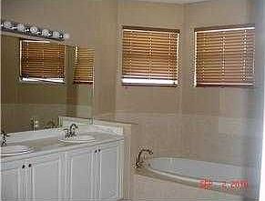 2nd image of 2946 NE 1st Dr