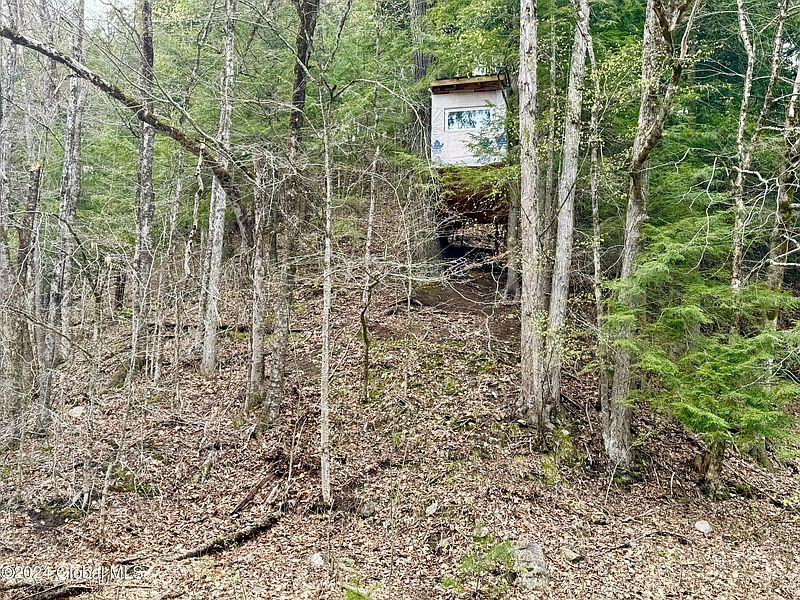 2nd image of L4 Hans Creek Road