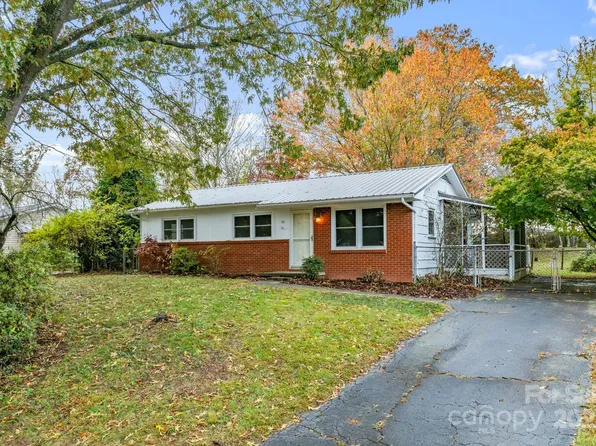 50 Tipperary Dr, Asheville, NC 28806