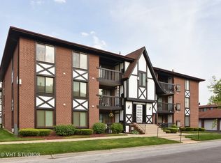 13615 S Lamon Ave #827, Crestwood, IL