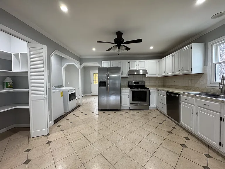 39 Belmont Cir #B — Photo 20