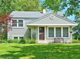 27W040 Evelyn Ave, Winfield, IL 60190