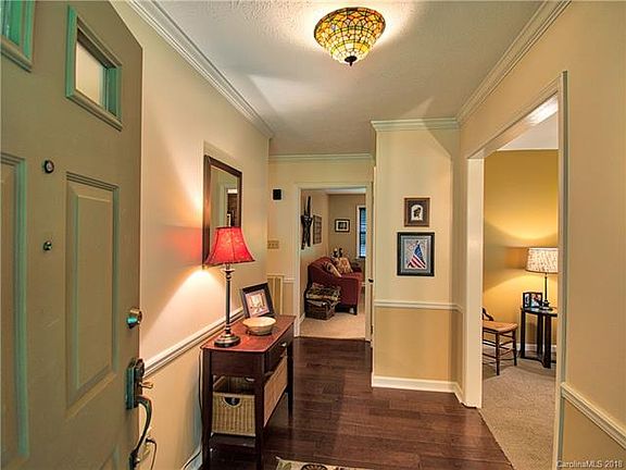 5th image of 113 Robin Crest Dr