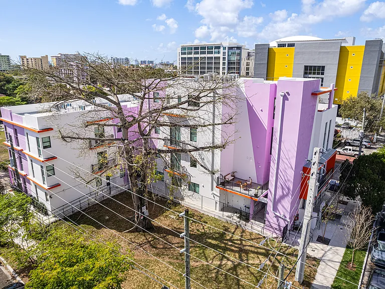 Saffron Apartments — Photo 11