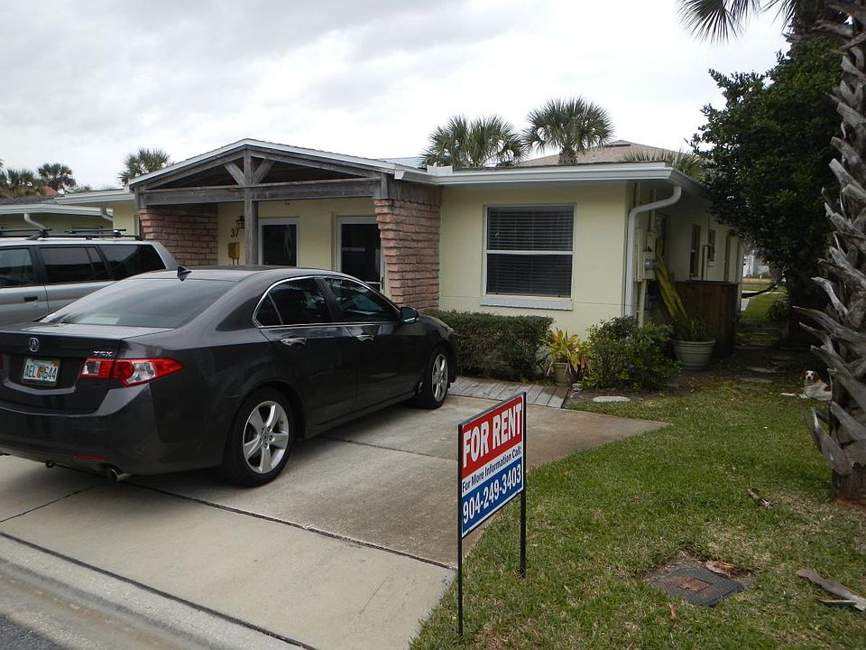 Bldg Front (View NW)