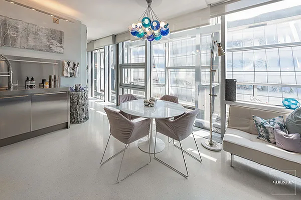 Sold by Christie's International Real Estate Group, LLC | media 19