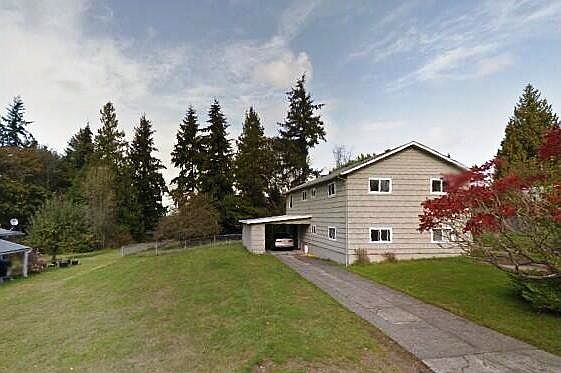 2nd image of 4037 SE Lovell St
