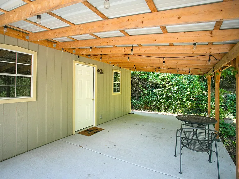 1005 Malquin Dr — Photo 21